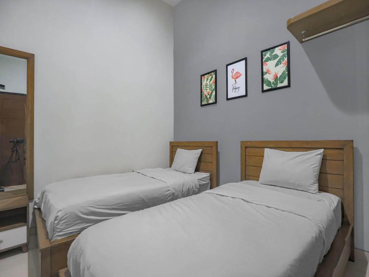 Casa Ts 16 Hotel Malang Exterior photo