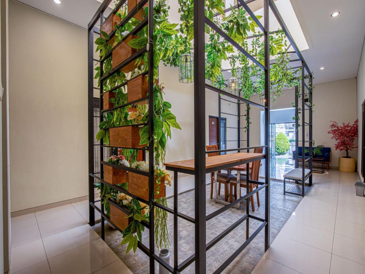 Casa Ts 16 Hotel Malang Exterior photo